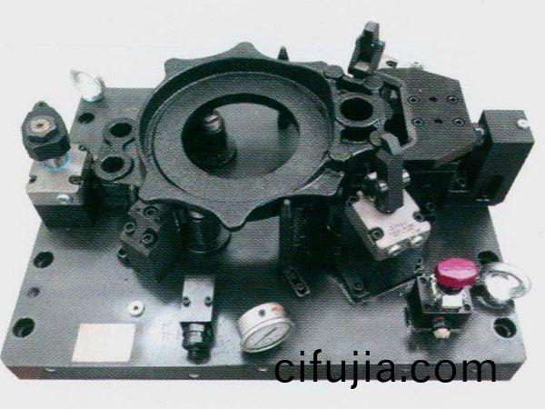 製動器(qi)底闆液壓裌具(ju)